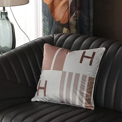 ห้องพักสำนักงานปลอกหมอนอิงสีผสม 45 * 45 ซม. กำมะหยี่สีทองผ้าปูที่นอนปลอกหมอน