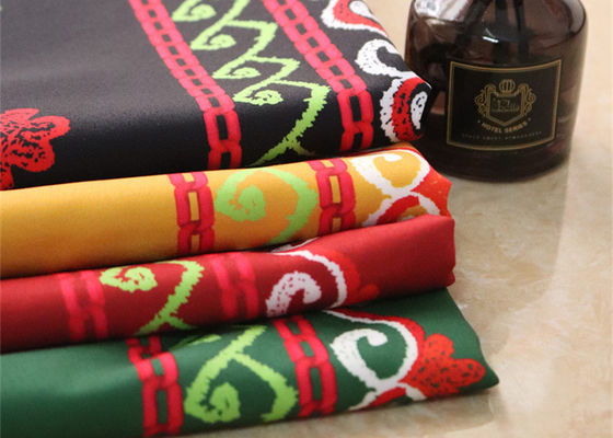 ผ้าพิมพ์ลายดิจิตอลสีน้ำเงินสีแดงสีเหลืองโพลีเอสเตอร์ดอกไม้สีสันสดใสสำหรับเสื้อผ้า