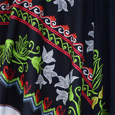 ผ้าพิมพ์ลายดิจิตอลสีน้ำเงินสีแดงสีเหลืองโพลีเอสเตอร์ดอกไม้สีสันสดใสสำหรับเสื้อผ้า